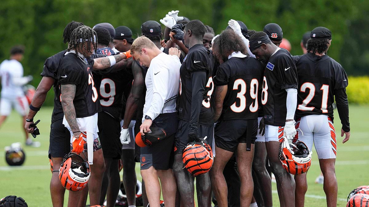 Bengals-Star Trey Hendrickson „beendet am Mittwoch seinen Streik und meldet sich ohne neuen Vertrag zum Trainingslager“