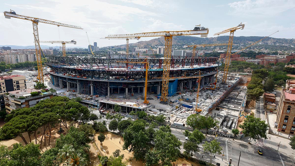 El Barcelona 'podría verse obligado a retrasar el regreso de Spotify al Nou Camp por QUINTA vez', mientras el Blaugrana se preocupa por el requisito clave del proyecto de 1.300 millones de libras.