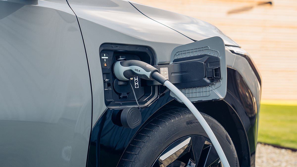 Electric car range almost halves when driving in heatwave temperatures