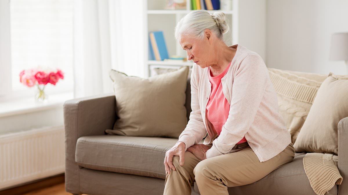 Gli esperti condividono 10 segnali facili da ignorare del morbo di Parkinson, che non sono tremori