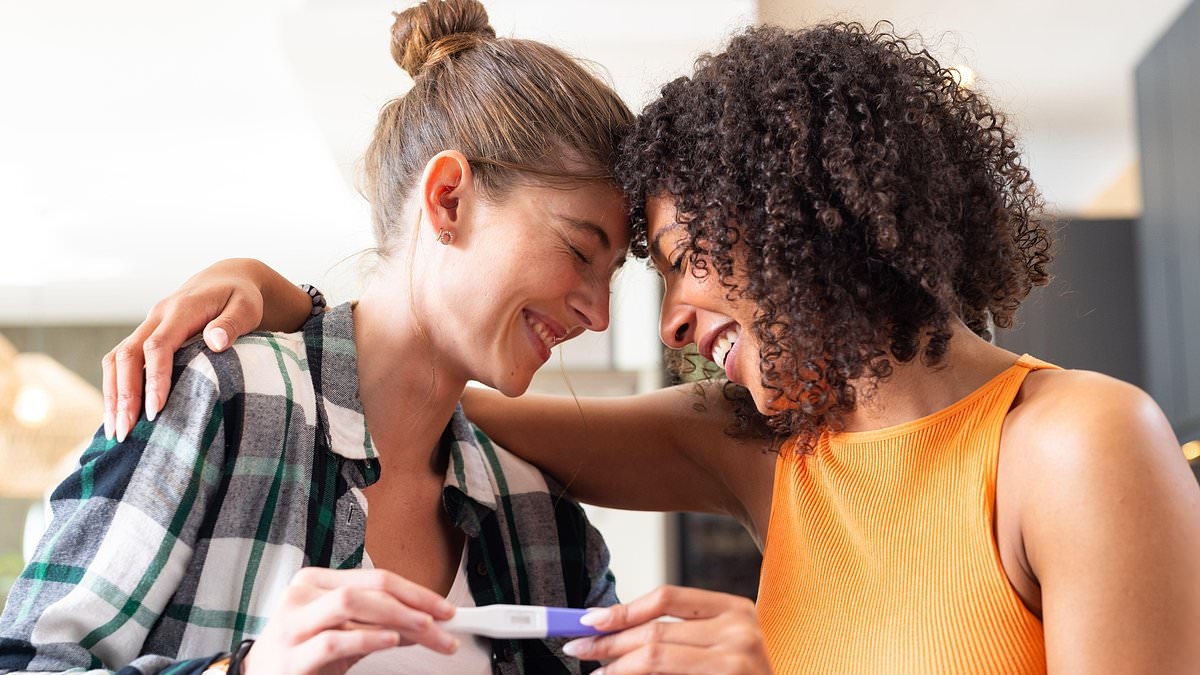 Des scientifiques créent des embryons pour des couples infertiles en utilisant uniquement des cellules de la peau… alors que la fertilité chute aux États-Unis.