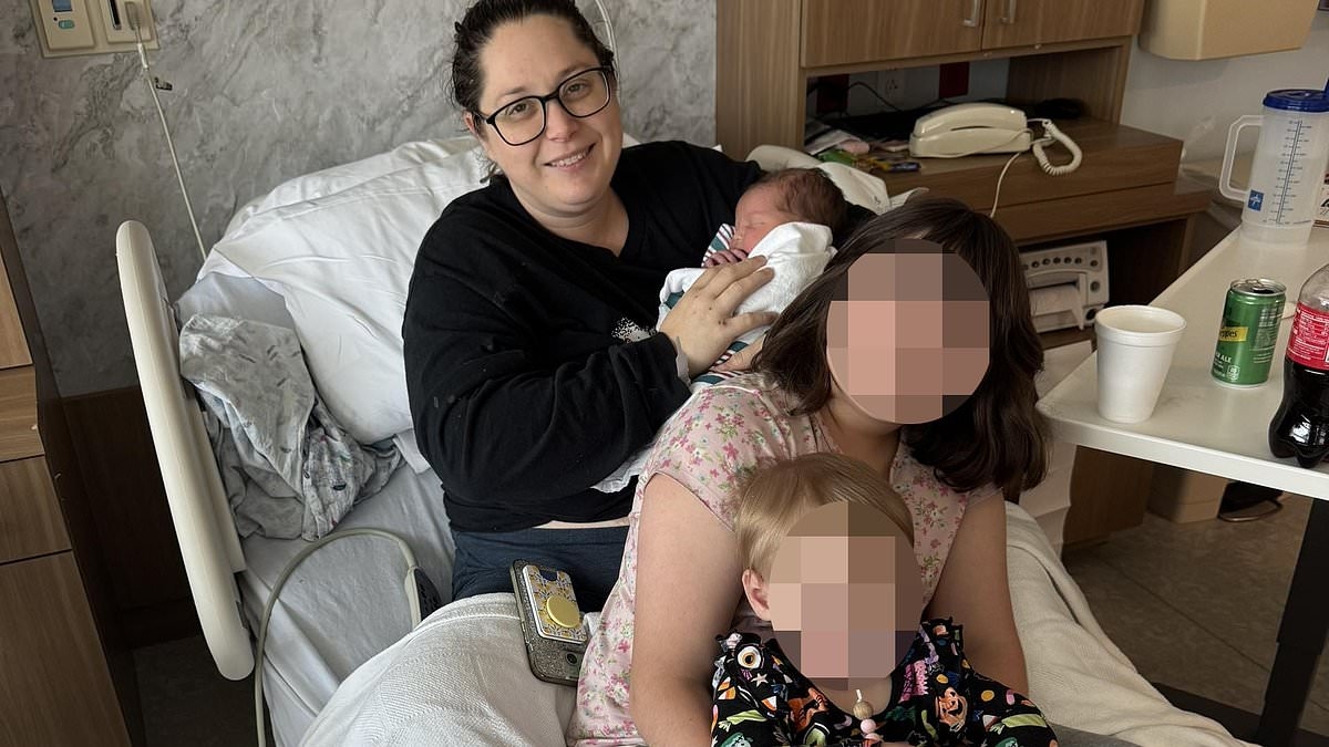 Achei que minha dor nas costas fosse pedra nos rins... Fiquei chocada ao descobrir que estava grávida de nove meses e em trabalho de parto.