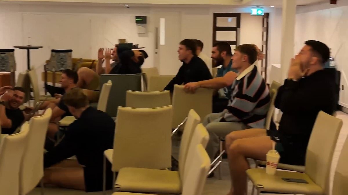 Engelse rugbysterren reageren geschokt op de 'steek in de rug' van Joe Marler in de epische finale van Celebrity Traitors - terwijl fans de populaire ex-speler de meme-behandeling geven