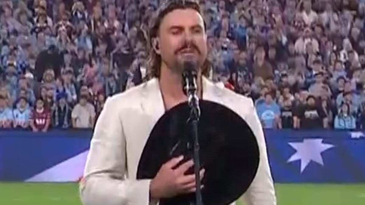 Country singer Robbie Mortimer responds to brutal criticism after State of Origin anthem backlash