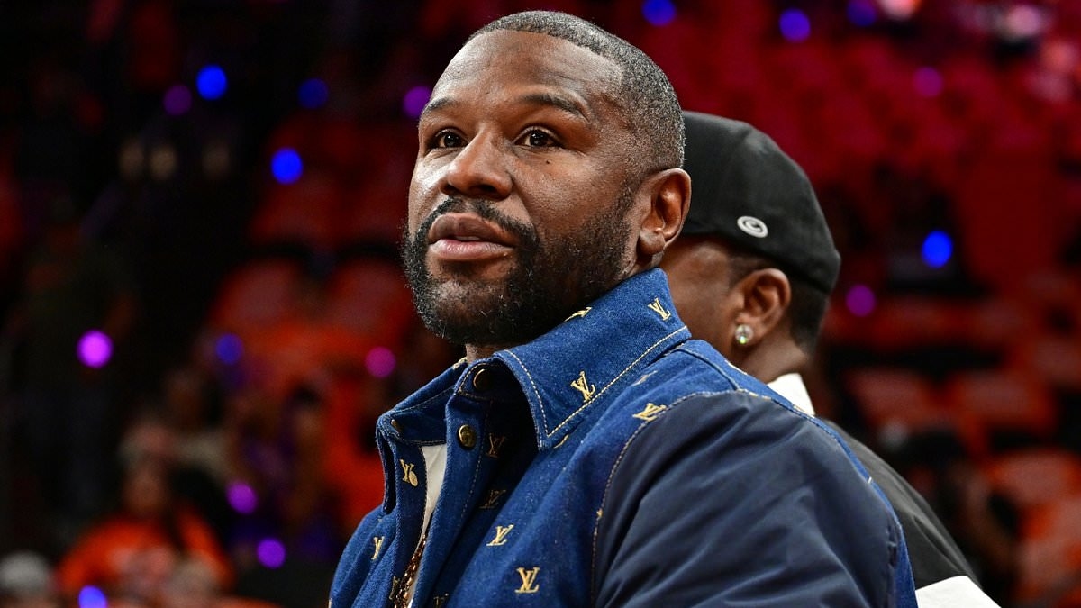 Boxing icon Floyd Mayweather facing felony charges after allegedly using a bad check to buy $200,000 watch