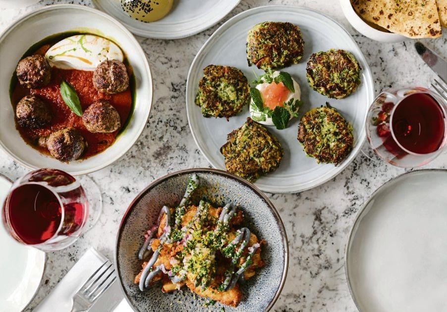 Tavernas, bufês, gastronomia: nossos restaurantes gregos favoritos em Paris