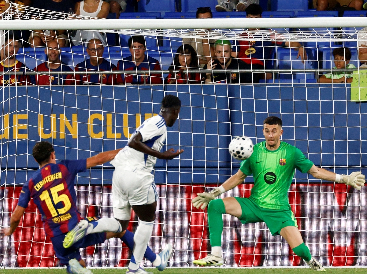 Barcelona thrashes Italian side Como 5-0