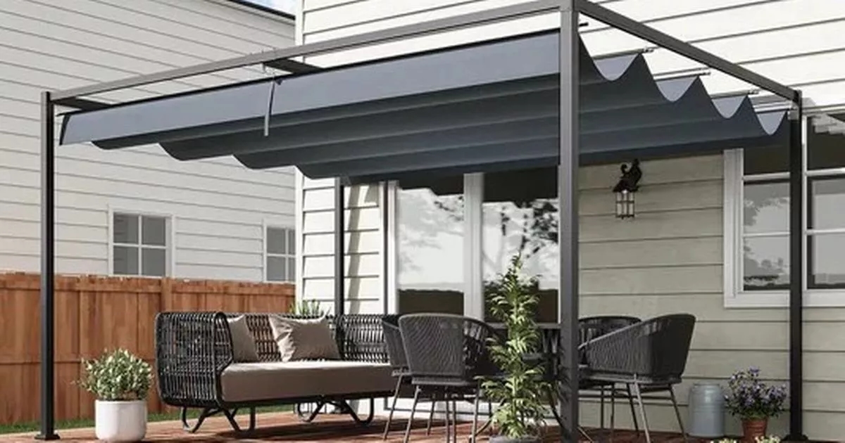 Les acheteurs de Wowcher sont « aux anges » avec une pergola toutes saisons à 73 % de réduction
