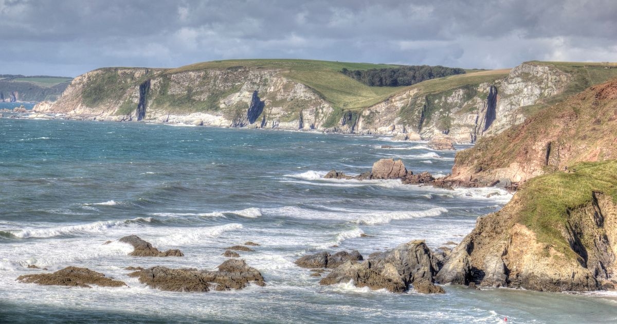 Petit village balnéaire britannique avec peu de criminalité et une immense plage appréciée des touristes