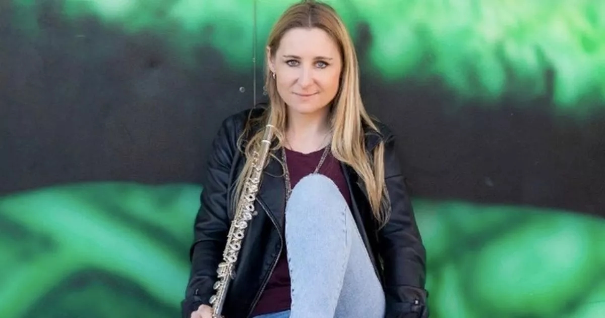 Profesor de música 'retó a chicas adolescentes a besarse' y le envió un mensaje a una diciendo 'Te amo'