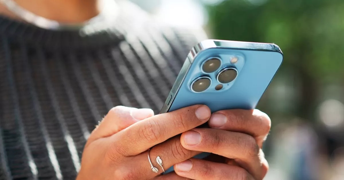 'I wanted to spend less time on my smartphone so I ditched it for this classic device'