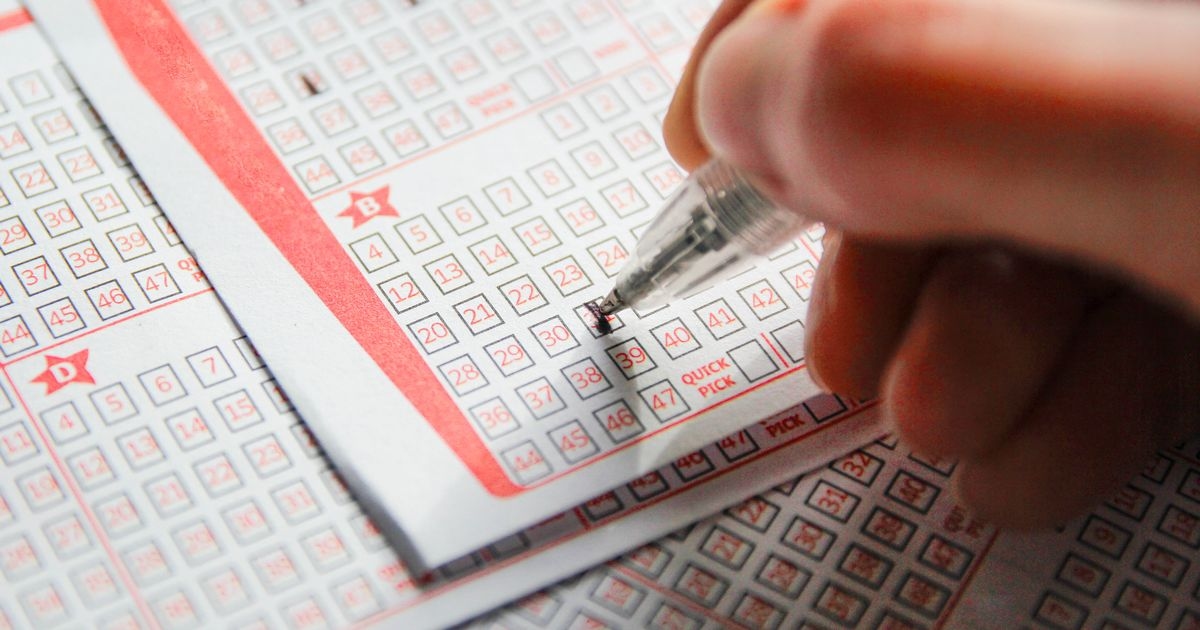 Man who won £220 on lottery instantly buys another ticket and 'starts shaking'