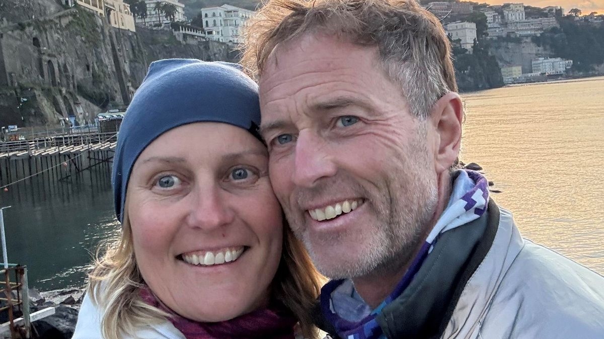 British couple in Iran have contact cut off with 'terrified' family