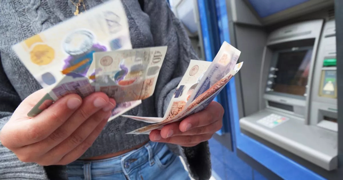 Lloyds Bank versendet Benachrichtigung an Kunden über eine Gebühr von 250 £