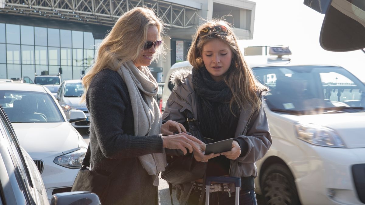 How to avoid paying for drop-off at 19 UK airports as some charge £30