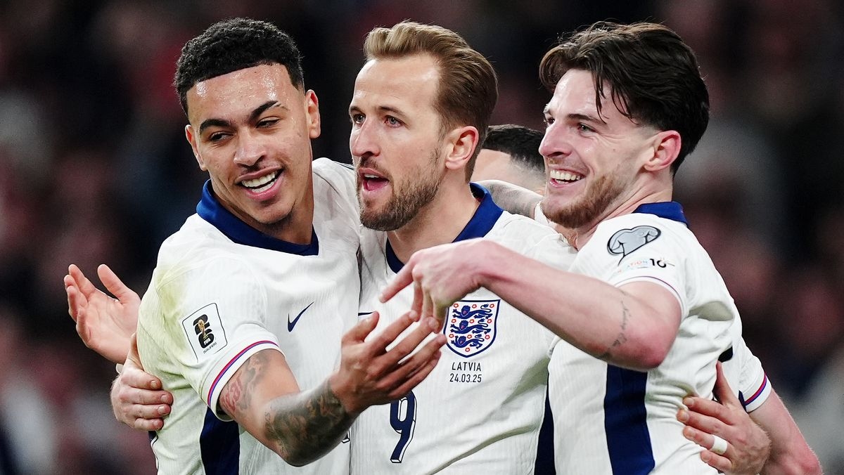 EE offers up to £500 off smart TVs and a chance to win free England football tickets