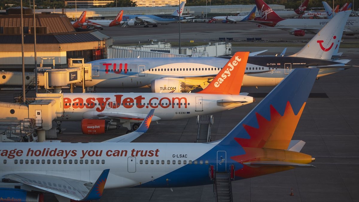 Jet2, easyJet, TUI and Ryanair passengers told 'do not choose refund' for one reason