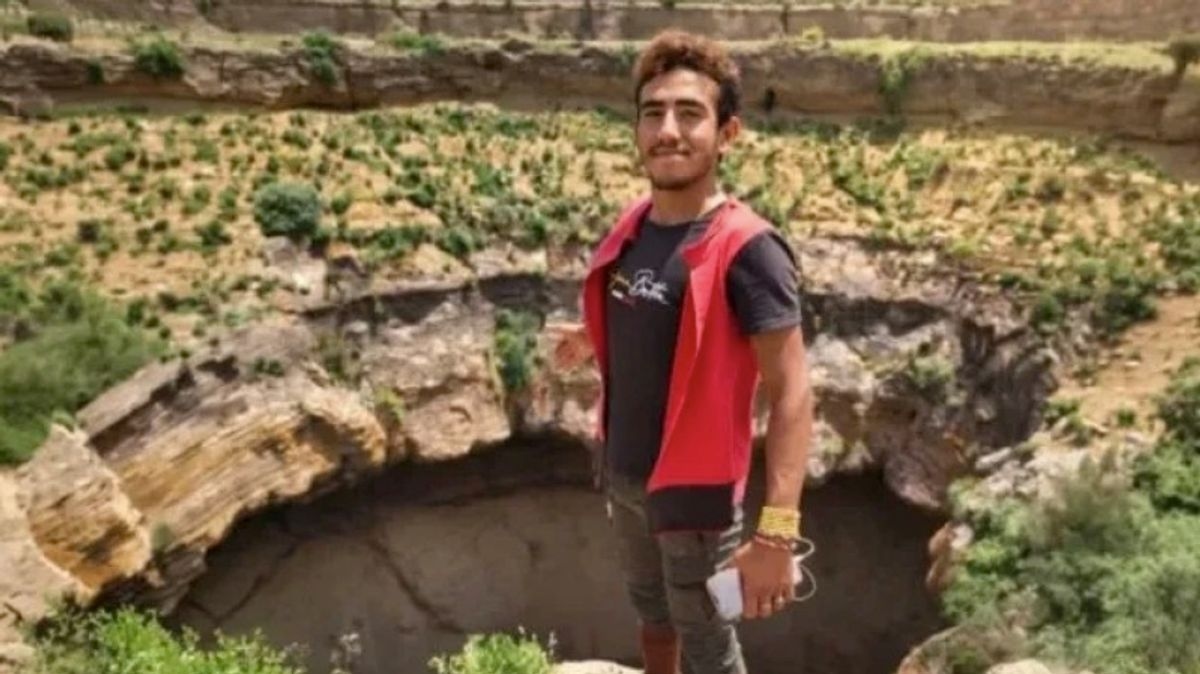 Horror as daredevil, 30, plunges 393ft to his death into volcanic crater