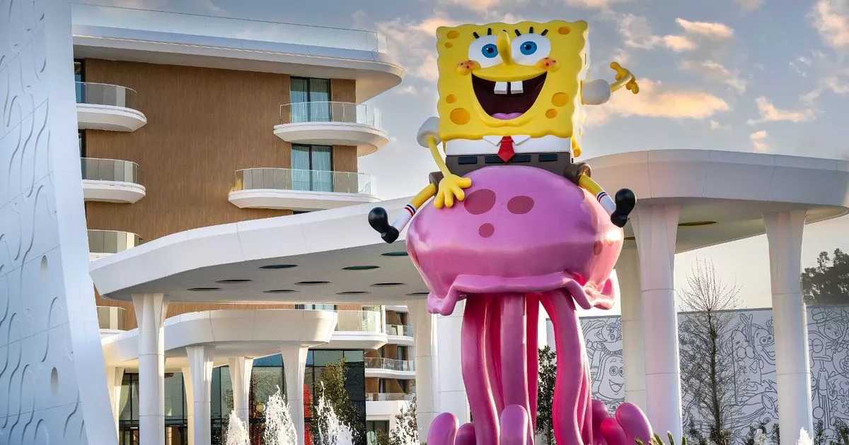 „Ich habe die Nacht in einem Hotelzimmer im SpongeBob Schwammkopf-Stil verbracht und es war intensiv.“