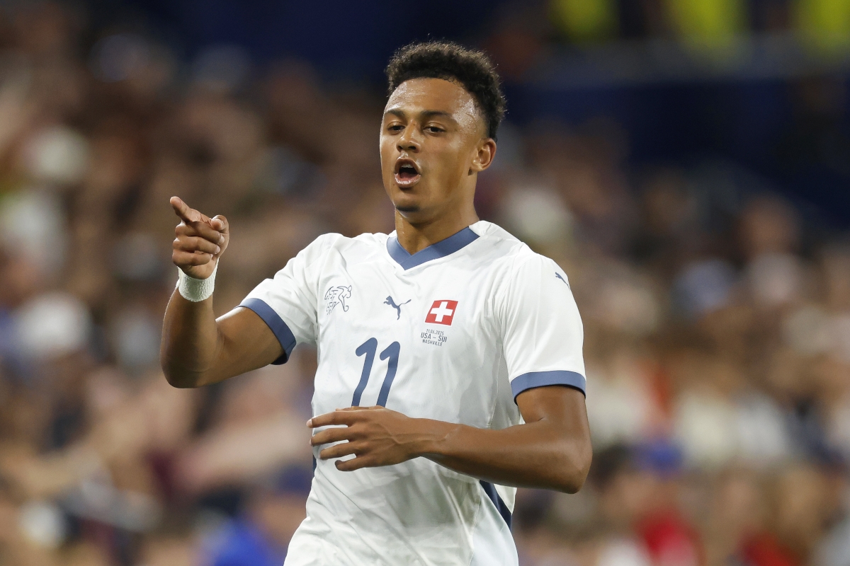 Napoli doet nieuw voorstel voor Ndoye, terwijl Nottingham Forest klaar is om te reageren