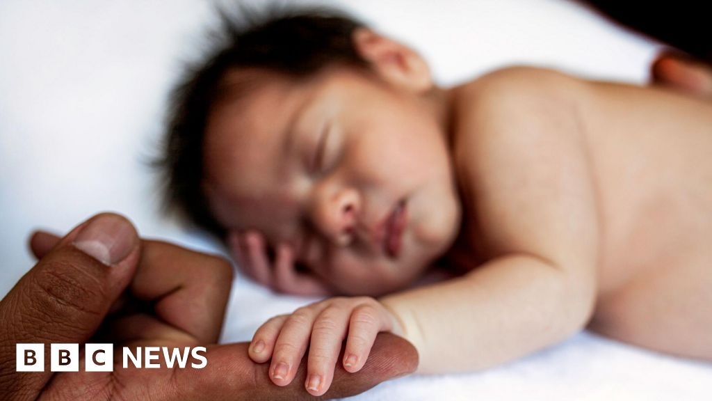 Las clínicas de fertilidad deben detener los tratamientos no probados, advierte un organismo de control
