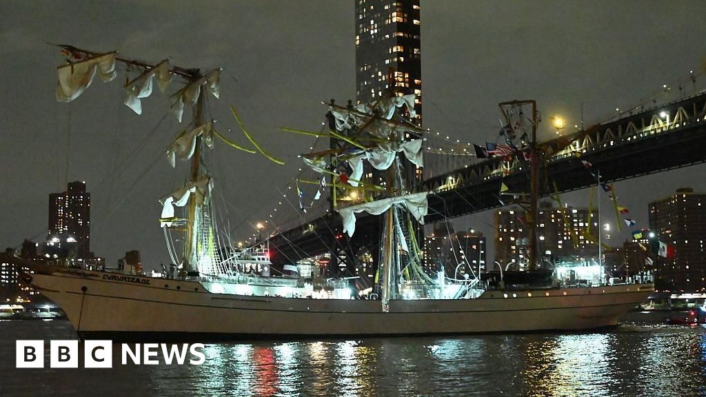 Mexican Navy ship crashes into New York City's Brooklyn Bridge