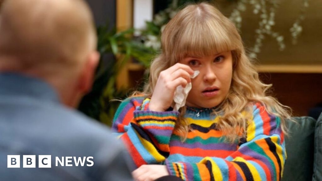Dentro da sala de terapia: BBC observa a mudança de três vidas