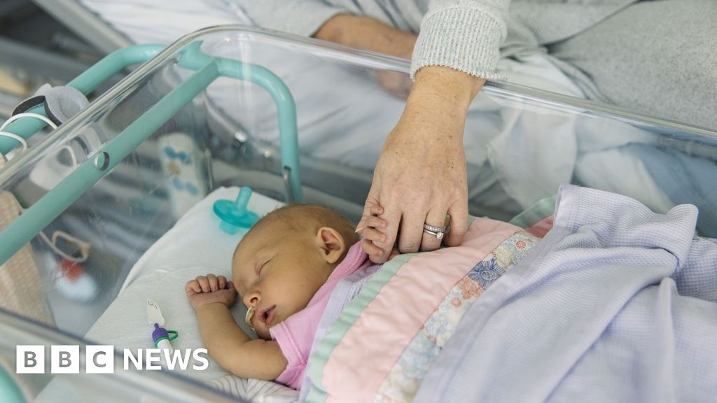 Se investigará la atención de maternidad de catorce fideicomisos del NHS por "fallos"