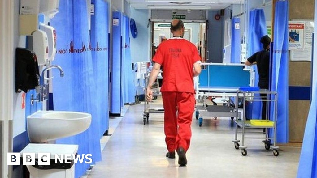Governo não tem plano claro para a abolição do NHS na Inglaterra, dizem parlamentares