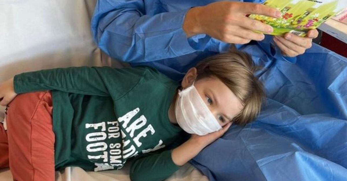 Efe Leo, who is waiting for a bone marrow transplant, calls for donations