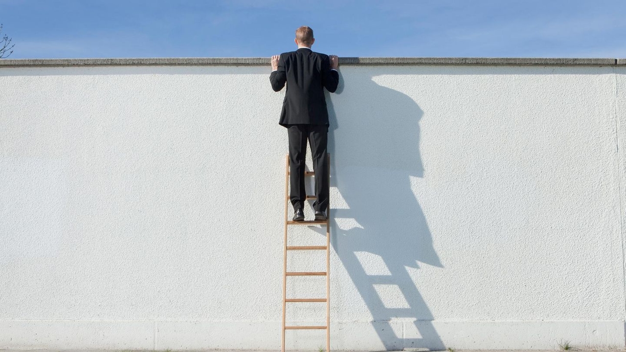 Shortage occupations: Which jobs are lacking people – and how much they are paid | Capital+