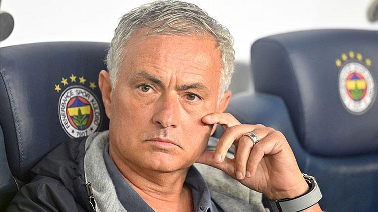 A Mourinho non piaceva nessuno degli 11 titolari, li cambiò tutti!