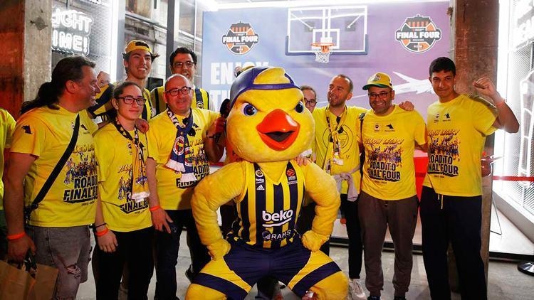 ¡Locura 'amarilla' en el Fenerbahçe!