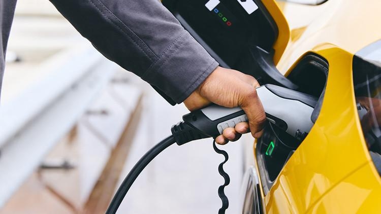 Elektrikli araç pillerine dahili yangın söndürücü geliyor