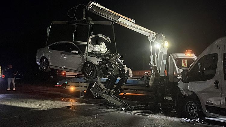 Kocaeli'de servis minibüsü ile otomobil çarpıştı: 10 yaralı