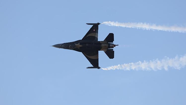 SOLOTURK und Turkish Stars führen einen Demonstrationsflug in der TRNZ durch