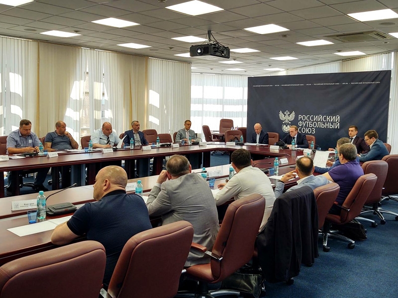Profesyonel Futbol Ligi Konseyi, FNL ile birleşmeyi onayladı.