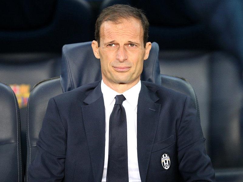 İtalyan ekibi Juventus'ta Pirlo'nun yerine Massimiliano Allegri teknik direktörlüğe getirildi.