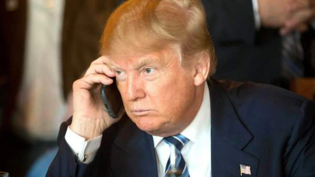 Trump lanza su propio smartphone: así es T1, un móvil &quot;elegante, dorado y diseñado y construido en EEUU&quot;