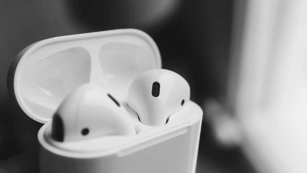 PcComponentes propose des AirPods 4 à un prix irrésistible en avant-première pour le Black Friday.