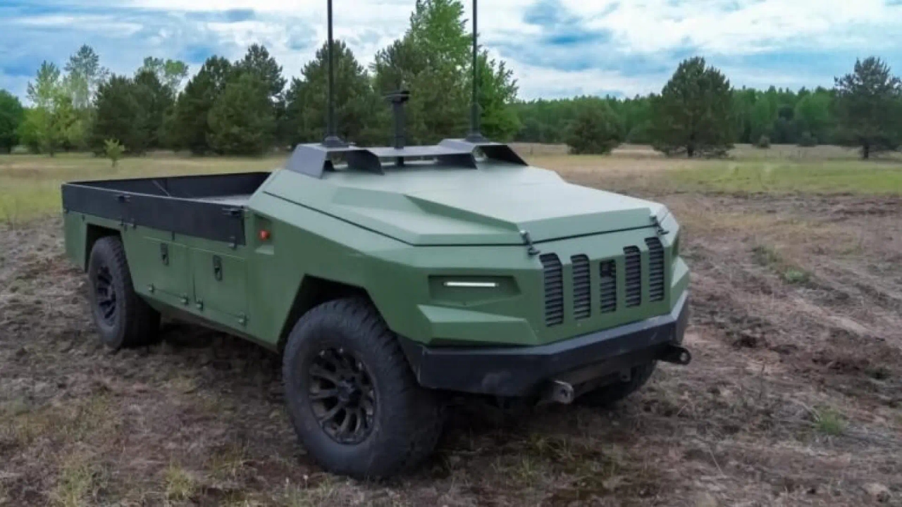 L'Ukraine dévoile PROTECTOR, un véhicule robotisé qui effectue des missions dangereuses sans mettre en danger les soldats.