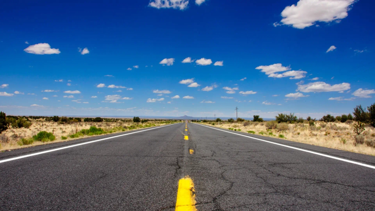 The DGT warns: do not cross these black lines on the road because they can be dangerous.