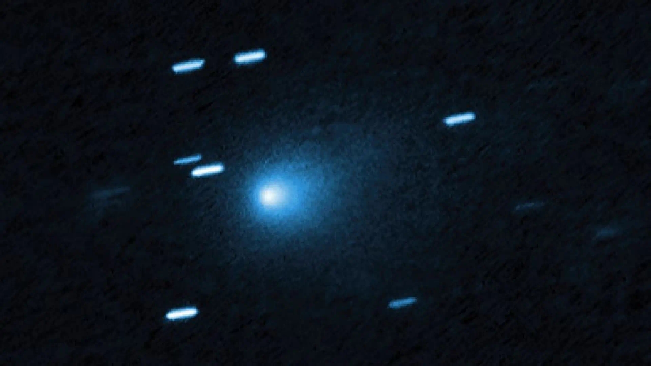 Il telescopio Hubble mostra la cometa interstellare 3I/Atlas come non l'avete mai vista prima.