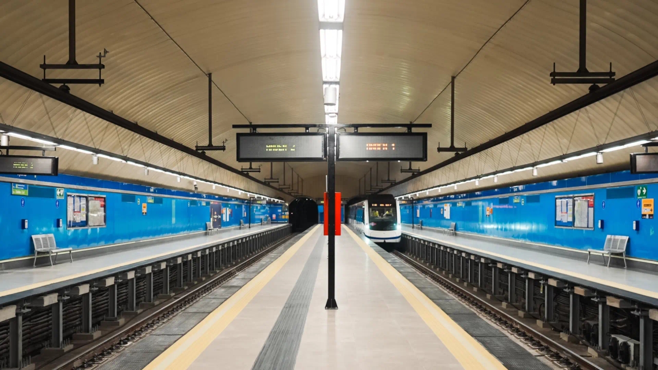 Linha 6 reabre entre Méndez Álvaro e Moncloa: novos trilhos, plataformas reforçadas e menos ruído