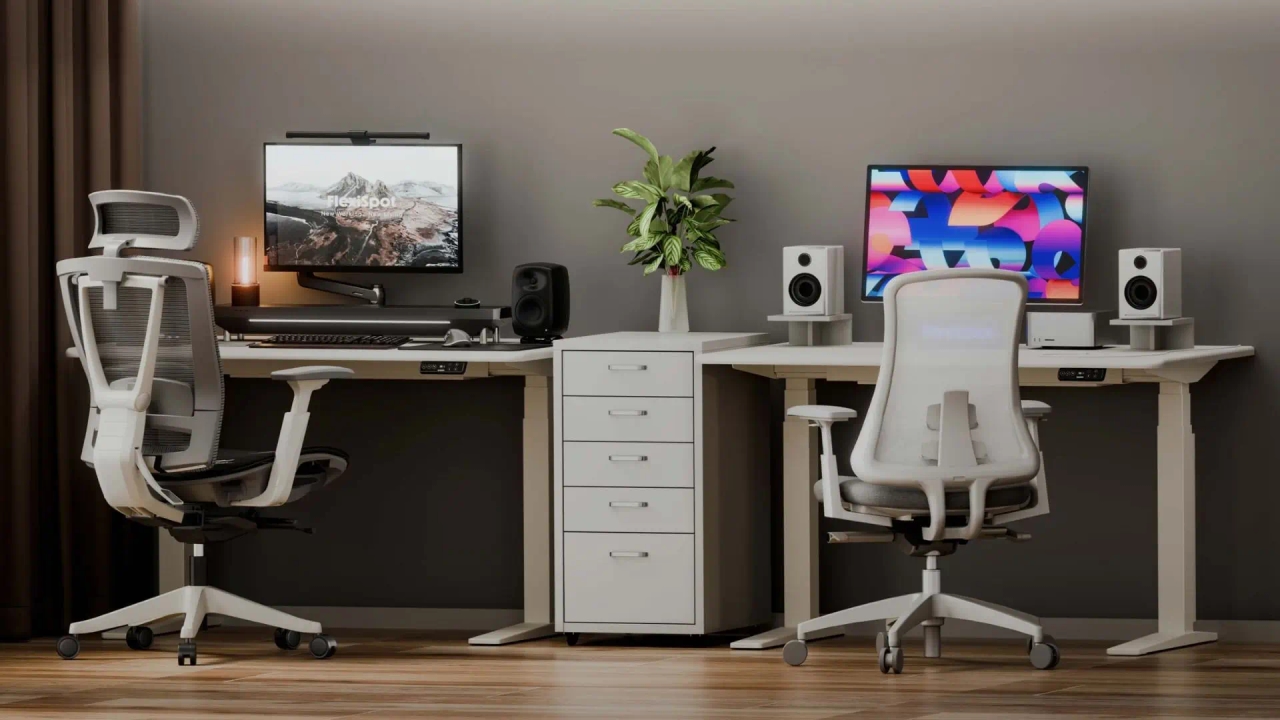 Trabajar delante de un ordenador no debe ser sinónimo de dolor de espalda: solo tienes que elegir bien tus muebles