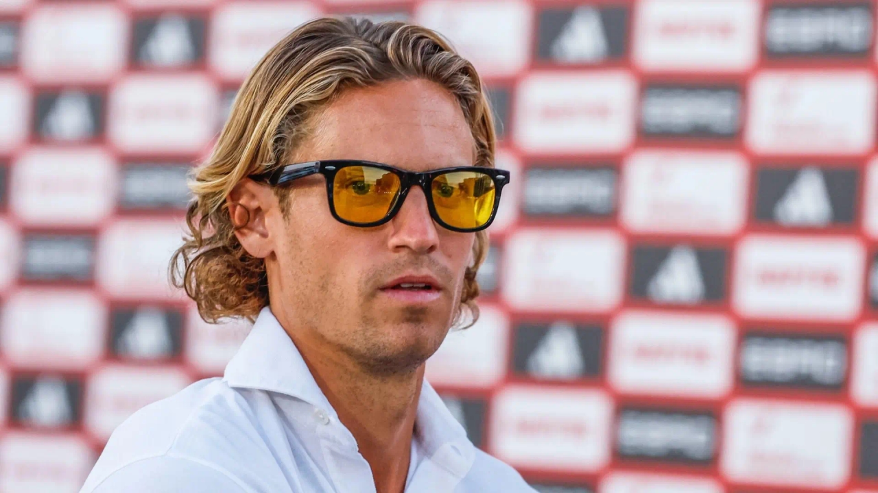 Marcos Llorentes Tagesablauf: die Altsteinzeitdiät, Abendessen um 17:30 Uhr im Winter, das Tragen einer gelben Sonnenbrille im Haus …