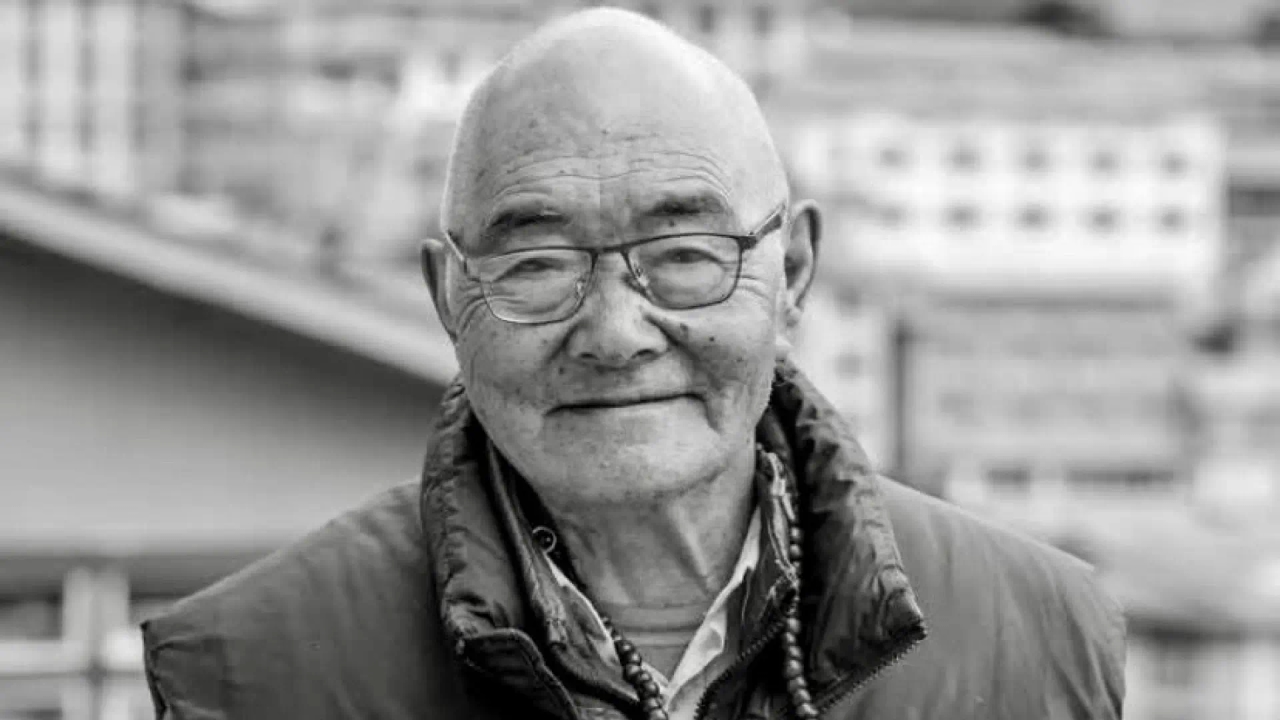 Kanchha Sherpa, der letzte Überlebende der ersten erfolgreichen Besteigung des Everest, stirbt im Alter von 92 Jahren.