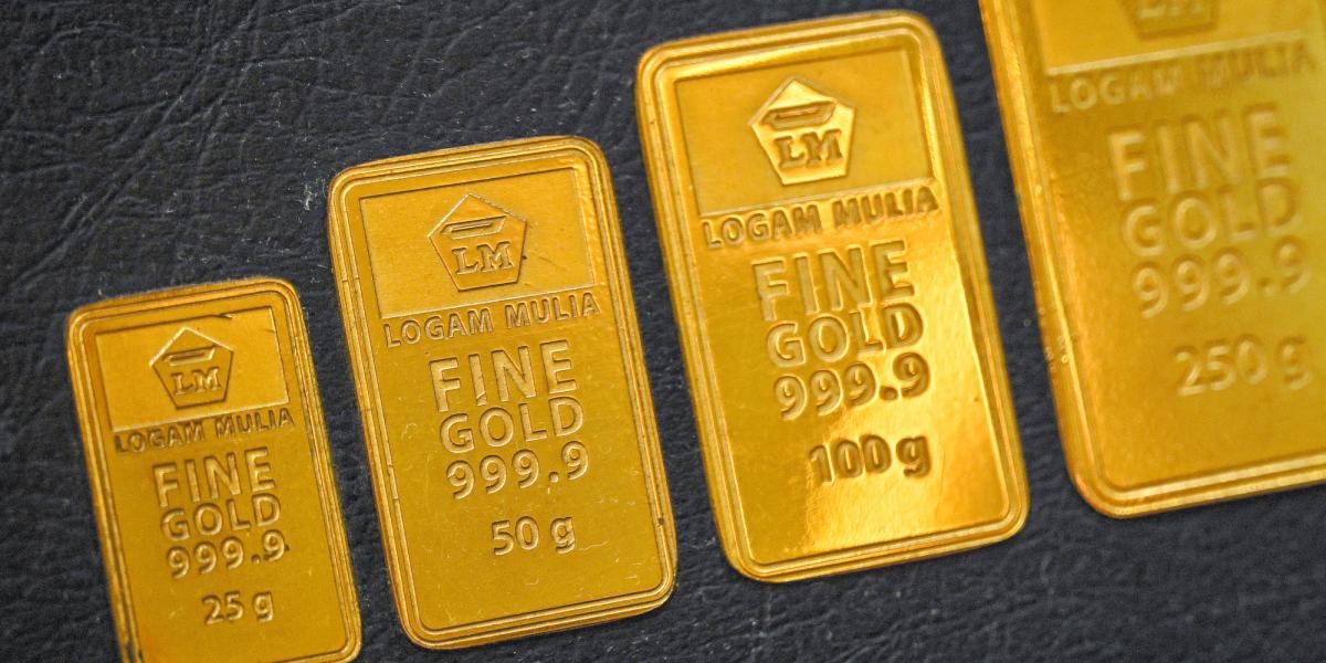 Gold remains unbeaten; it surpasses $4,300 an ounce.