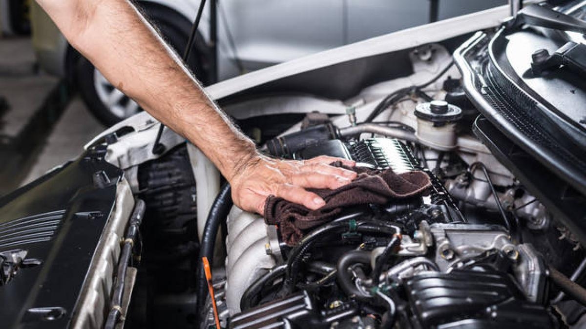 Vier dingen die een auto beschadigen en waarvan veel mensen het niet weten; de derde is een klassieker