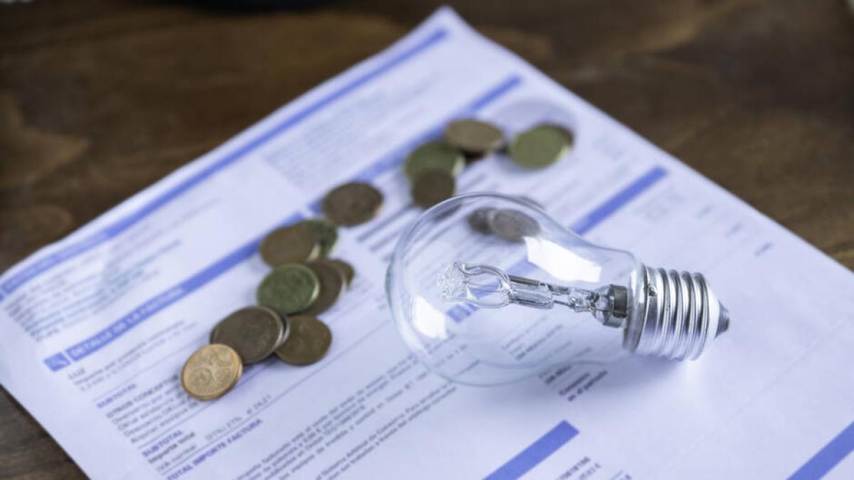 Energy rates continue to fall, and Colombians are paying less for service: what's going on?